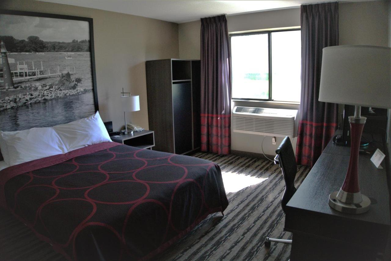 Super 8 by Wyndham Spirit Lake/Okoboji Bagian luar foto