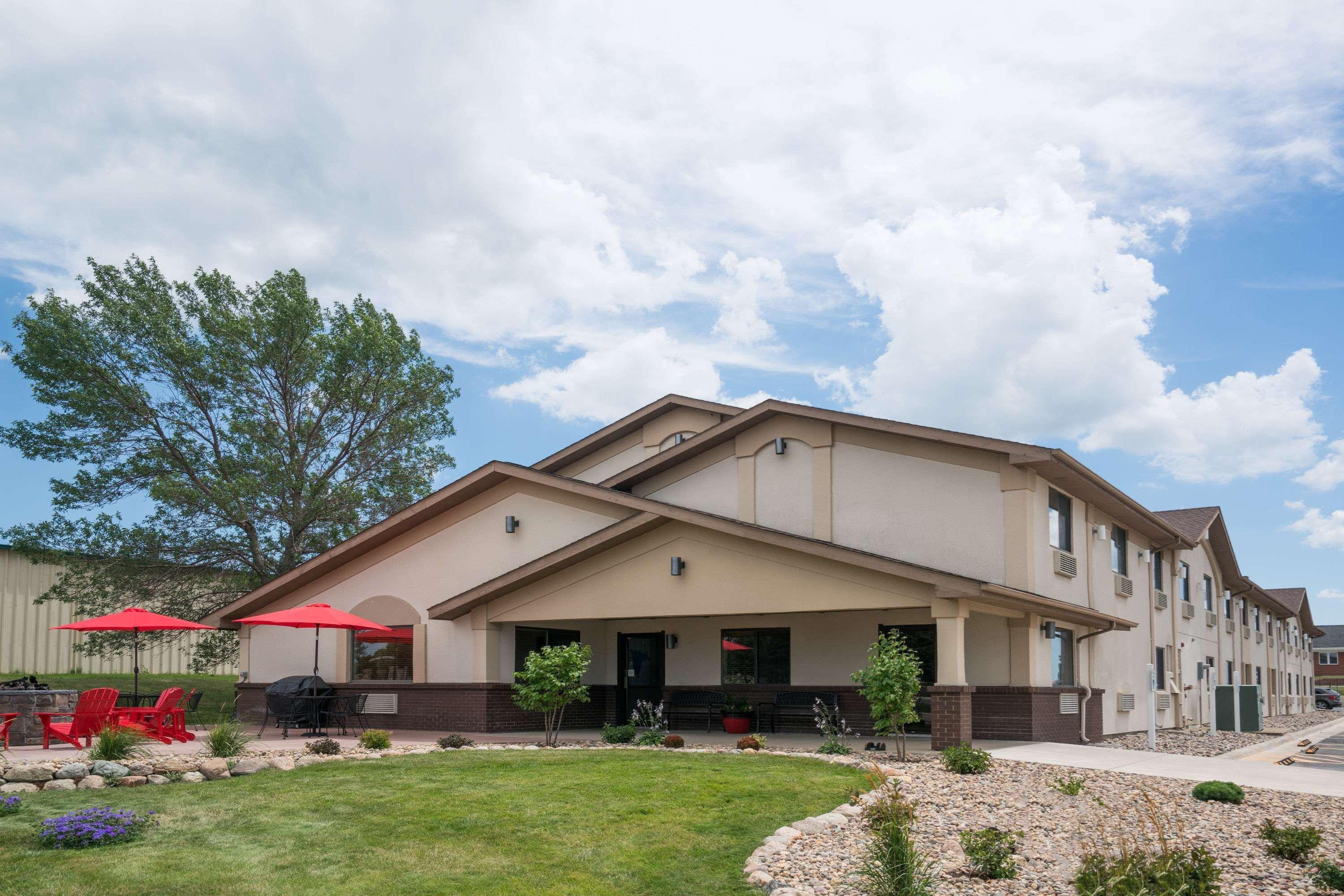 Super 8 by Wyndham Spirit Lake/Okoboji Bagian luar foto