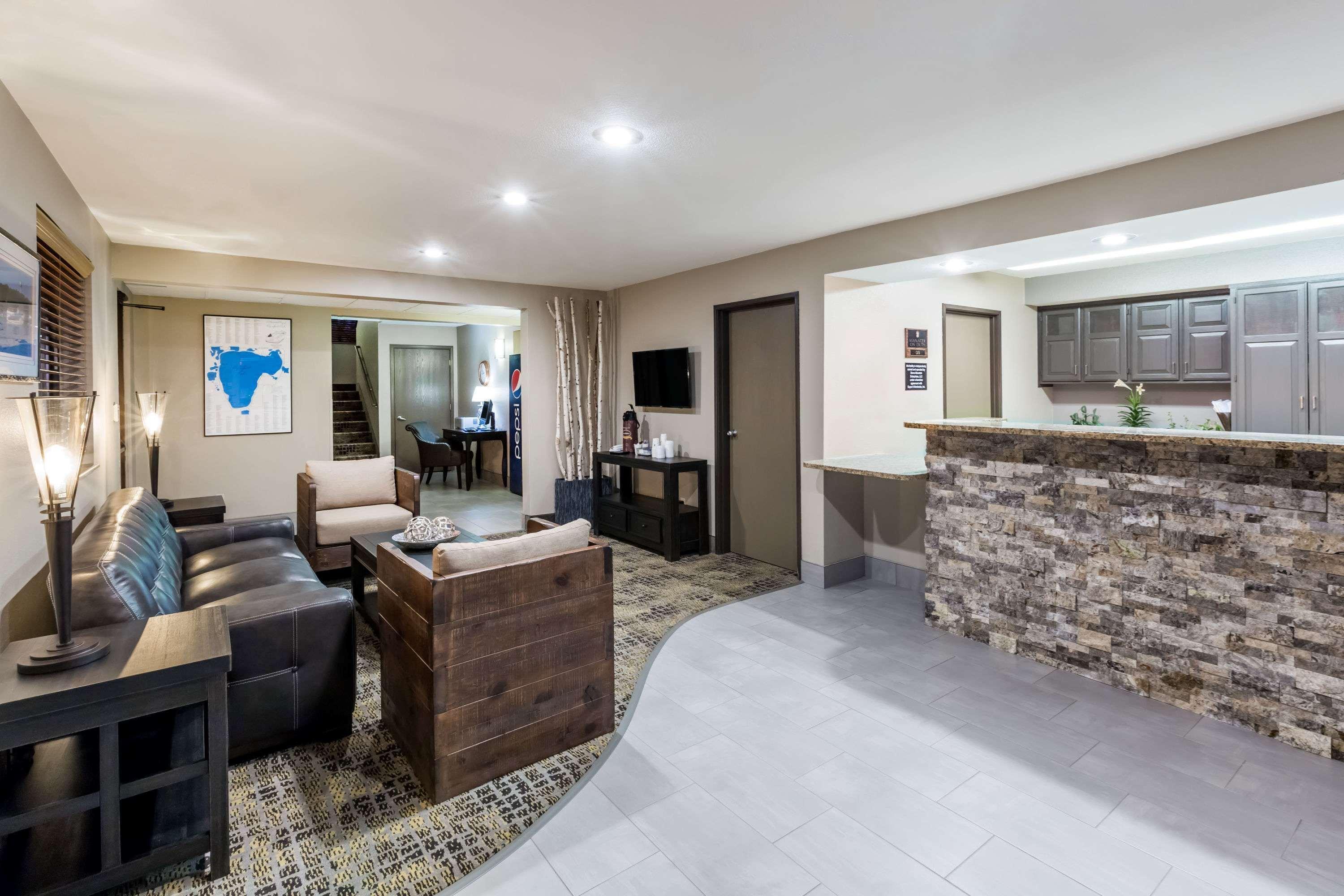 Super 8 by Wyndham Spirit Lake/Okoboji Bagian luar foto