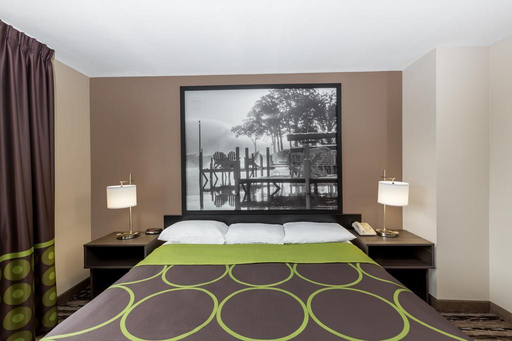 Super 8 by Wyndham Spirit Lake/Okoboji Bagian luar foto