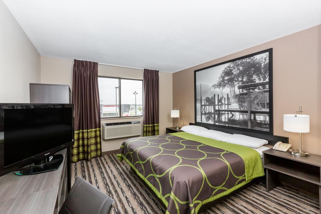 Super 8 by Wyndham Spirit Lake/Okoboji Bagian luar foto