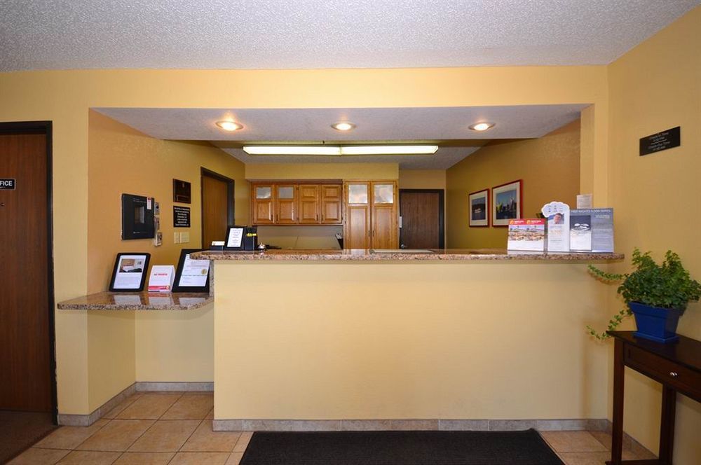 Super 8 by Wyndham Spirit Lake/Okoboji Bagian luar foto
