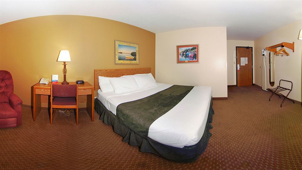 Super 8 by Wyndham Spirit Lake/Okoboji Bagian luar foto
