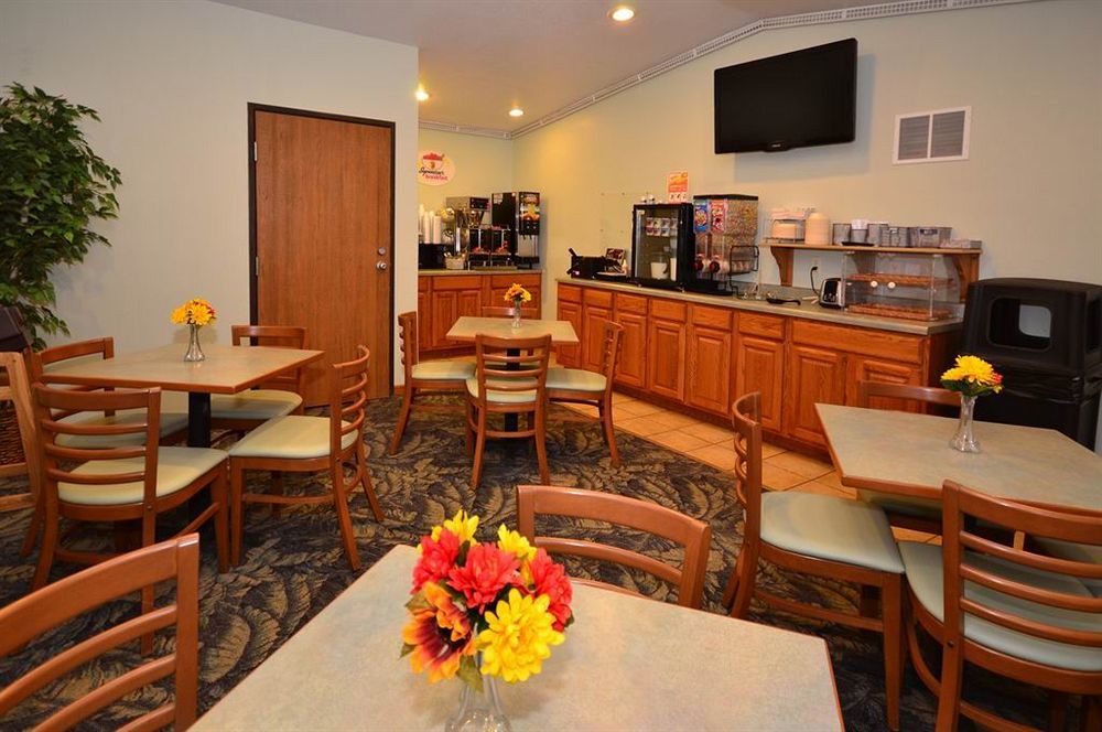 Super 8 by Wyndham Spirit Lake/Okoboji Bagian luar foto