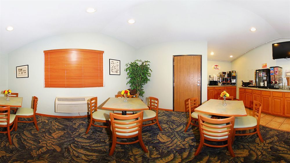 Super 8 by Wyndham Spirit Lake/Okoboji Bagian luar foto
